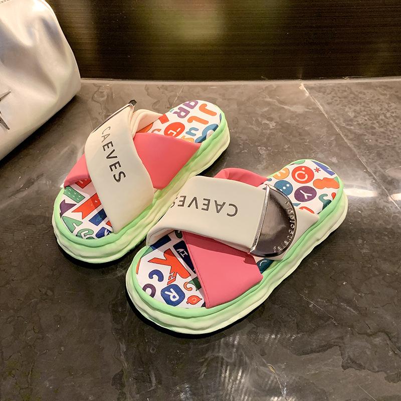 Internet Celebrity Graffiti Slippers Women's Summer 2025 New Outer Wear Thick Bottom One-word Drag Casual Stepping On Shit Sandals Ins Explosion