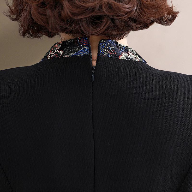 Cheongsam de Estilo Chinês de Primavera 2025 da Mamãe: Vestido Longo Elegante para Mulheres de Meia-Idade