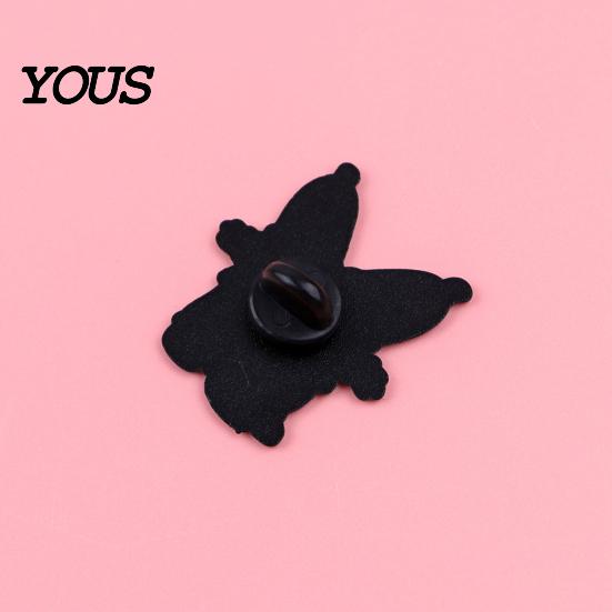 Durable Metal Brooch Zinc Alloy Pin, Cartoon Banana Man Shape Lapel Enamel Colorful Badge Paint with Anti-Slip Buckle Pins for Clothes