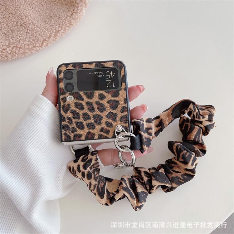 Applicable To Samsung ZFlip3 Leopard Print Folding Mobile Phone Case Portable Silk Scarf Zflip4 Back Cover Integrated Protective Case Japan