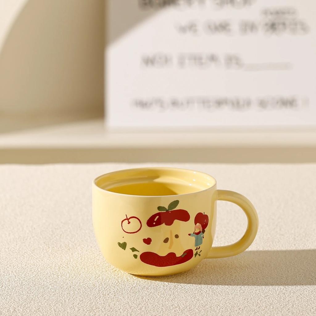 Niedliche Apfel-Keramiktasse mit Deckel Löffel Geschenkbox Kreative Haushalts-Wassertasse für Mädchen Super süße Souvenir-Geschenktasse