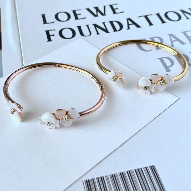 Stilvolles Luxus Blumen Muschel Inlay Offenes Metallarmband