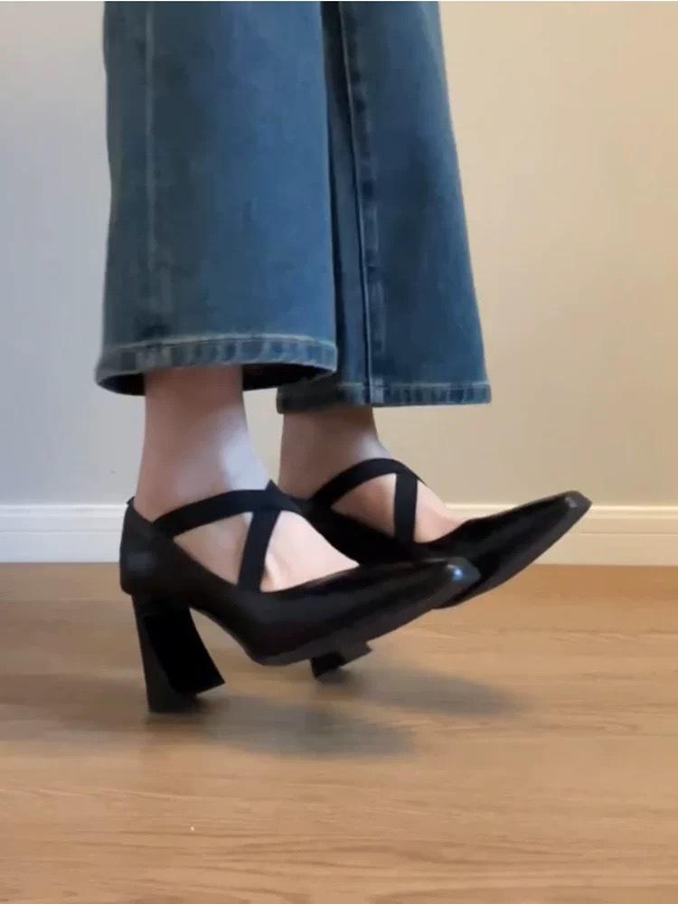 

Туфли Мэри Джейн на ретро толстом каблуке с перекрещенной эластичной лентой, женские туфли-лодочки на высоком каблуке, остроносые балетки 40 чёрный