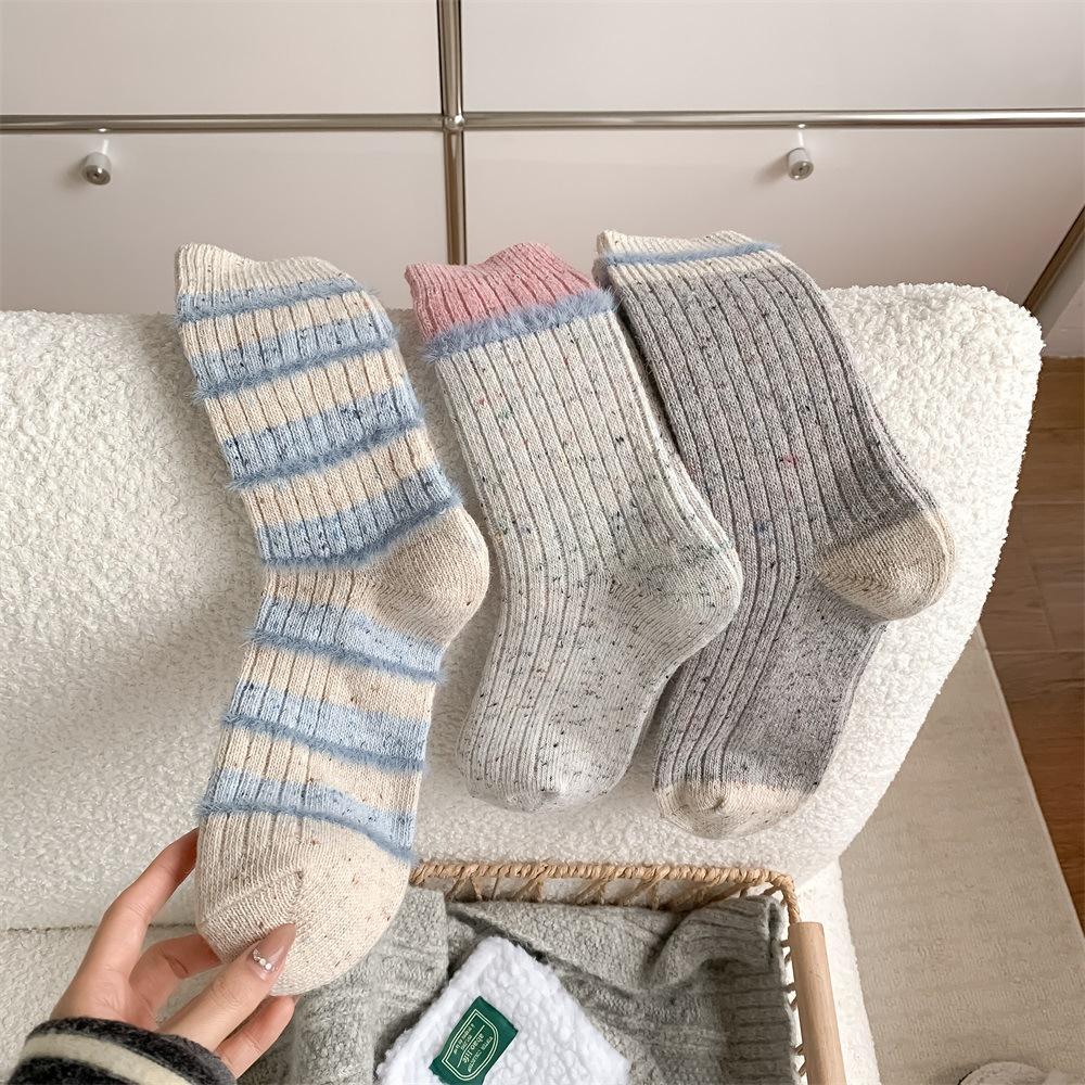 Winter Thickened Wool Dot Yarn Striped Socks for Women, Contrasting Color Plush Warm Mid-calf Pile Socks