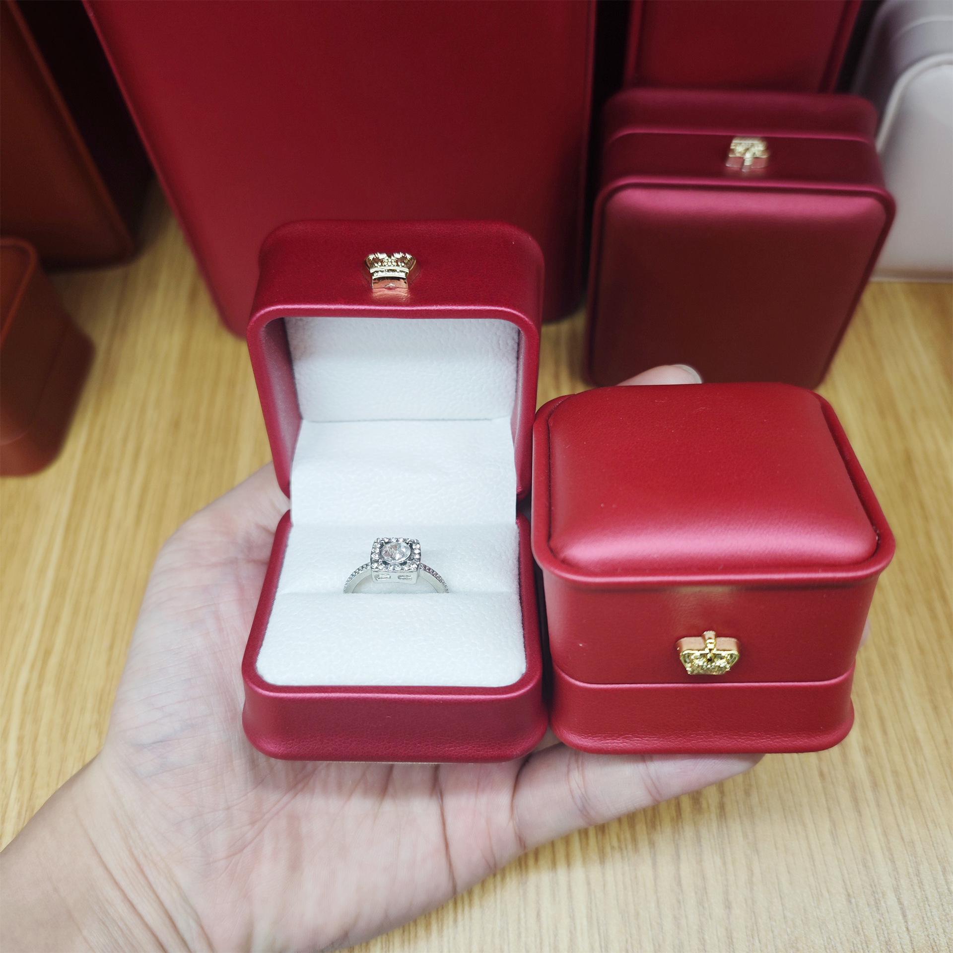 9-Color Crown Waist-Cinched PU Leather Luxury Proposal Ring Gift Box 5.5*6*5CM
