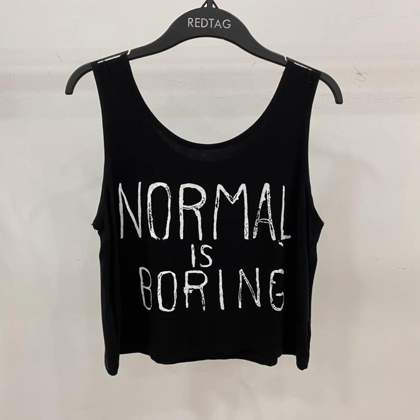 

Женский кроп-топ на тонких бретелях с принтом букв 2025 - Летняя майка без рукавов свободного кроя M