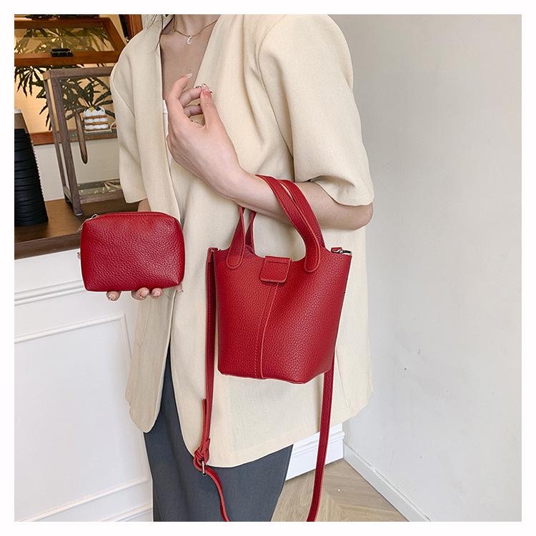 2025 Versatile Crossbody Shoulder Bag: New Niche Vegetable Basket Design for Women