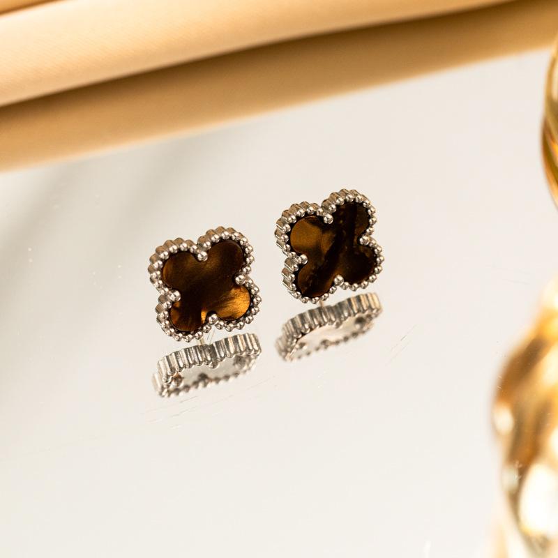 Stainless Steel Earrings with Four Leaf Clover Earrings, Light Luxury and High-end Feel