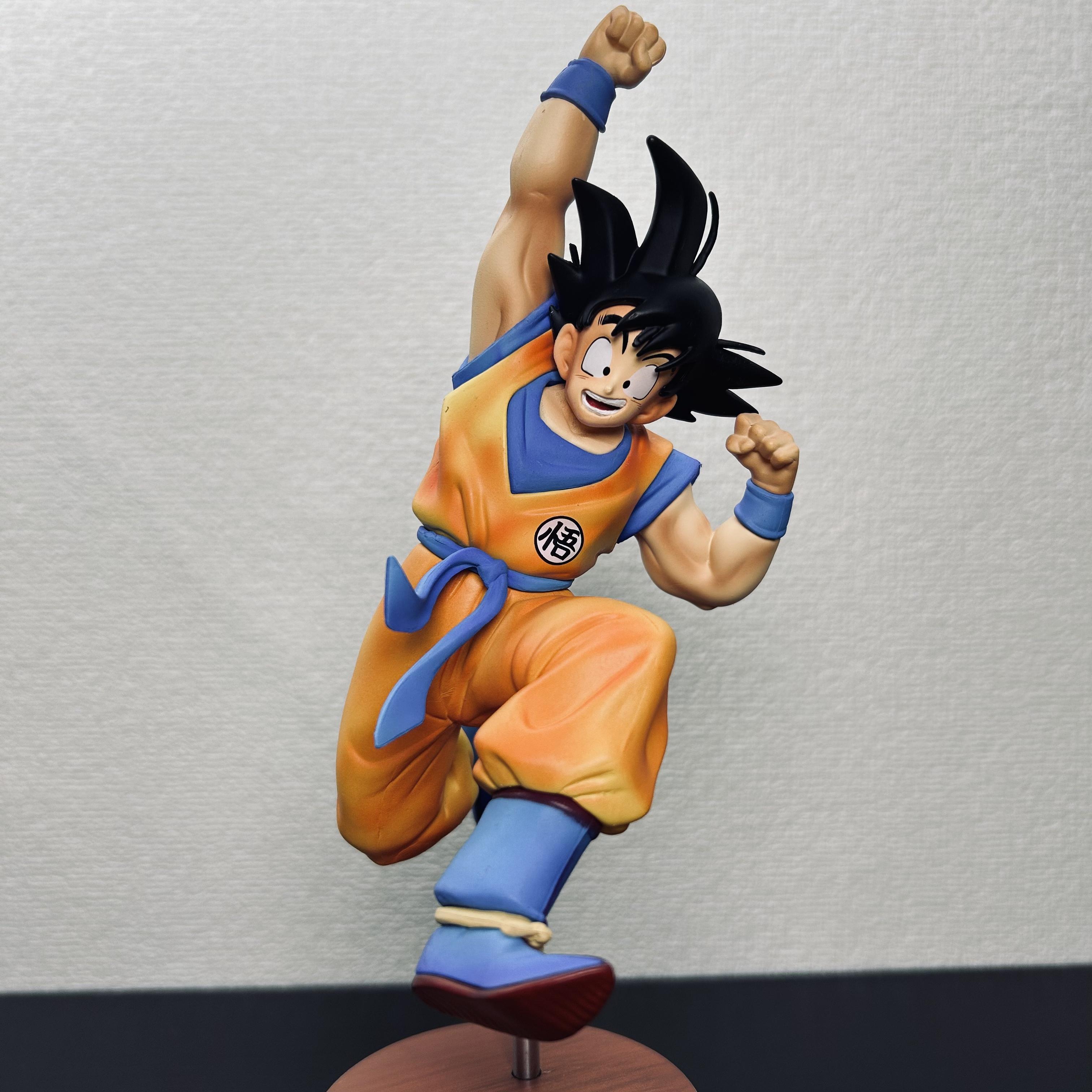 

Goku Anime Figures 25cm/9.84in Son Goku Jump Figue Pvc Statue Room Ornament Collection Model Toys Gifts