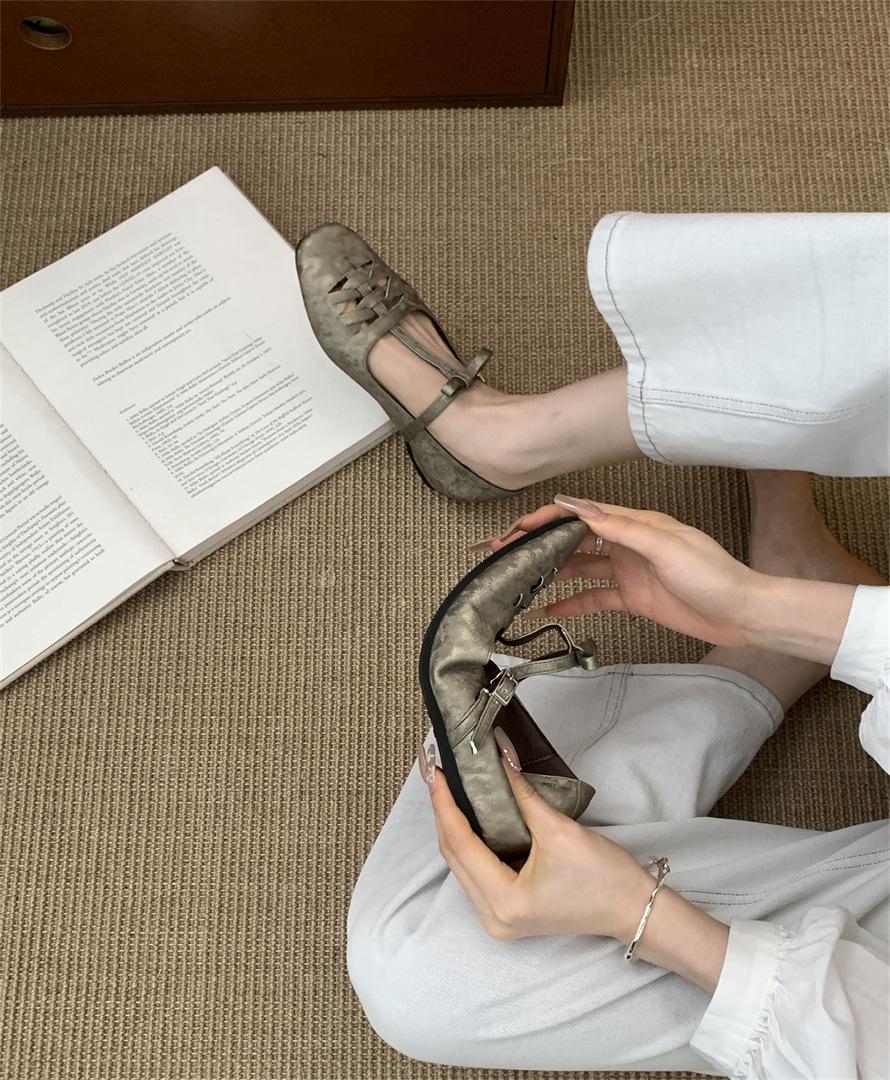 

French shallow single shoes women s 2025 new summer low-heeled shoes square head Mary Jane shoes one-word buckle belt women s shoes 39 хаки