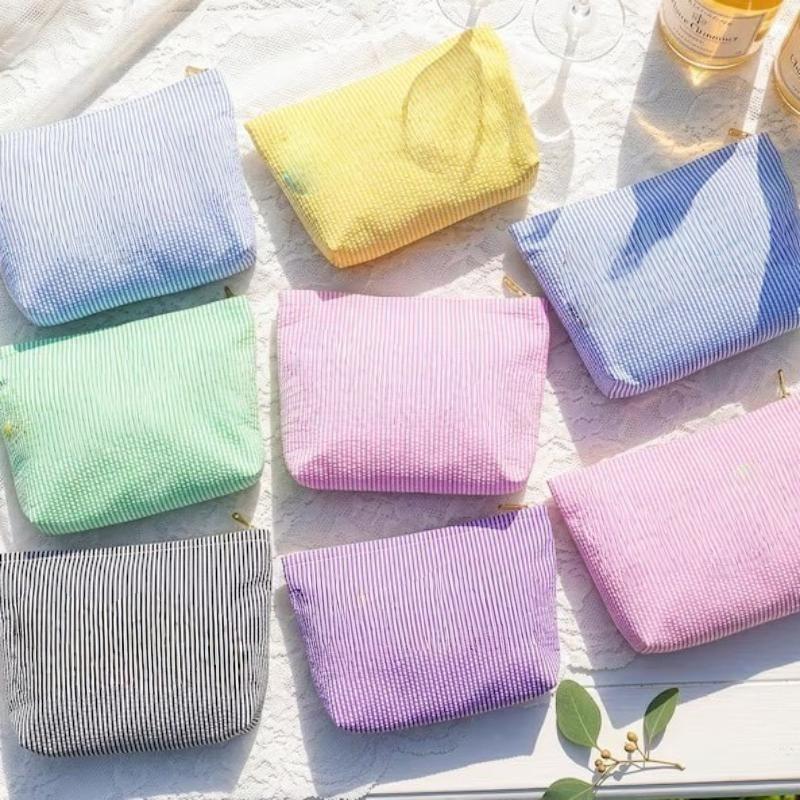 1 Pcs Seersucker Makeup Bag & Travel Pouch — Portable Toiletry Bag With Soft, Textured Striped Design