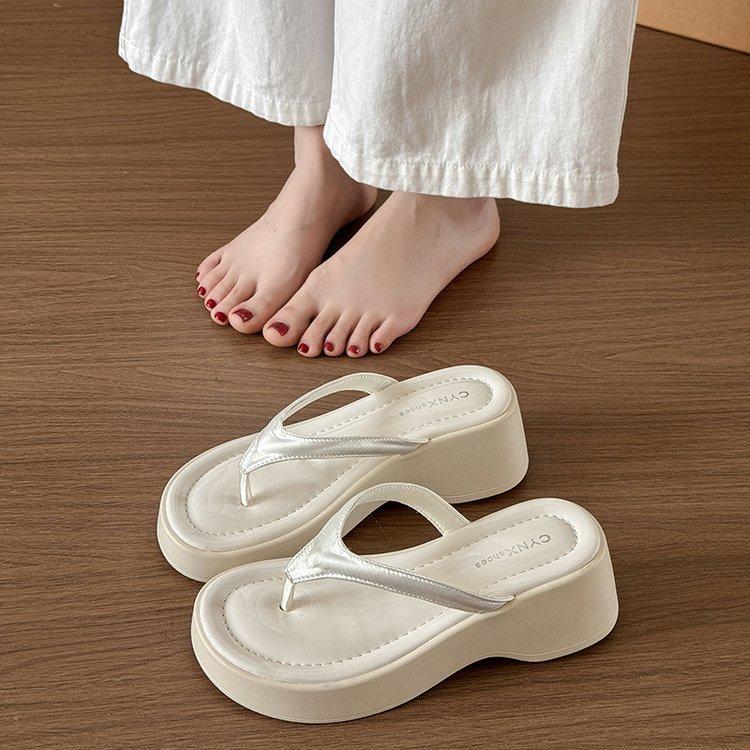 

The small person increases the height of the seaside vacation toe flip-flops thick-bottomed summer muffin slope heel and wears beach women s cool 40