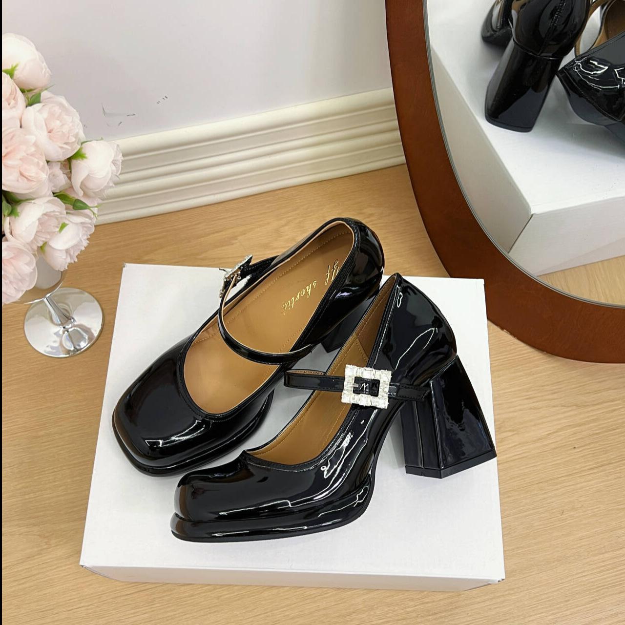 

Fairy wind word with rhinestone Mary Jane shoes 2025 spring new versatile thick heel high heels patent leather single shoes women 39 чорний