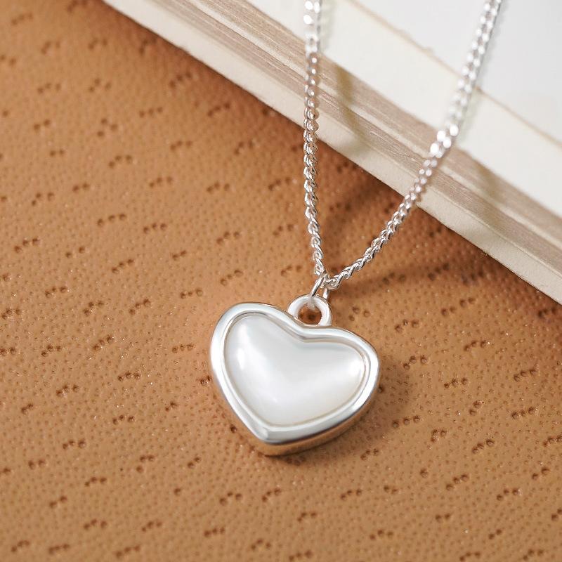 Shell love necklace women's spring sweet cool style accessories light luxury niche designer collarbone chain