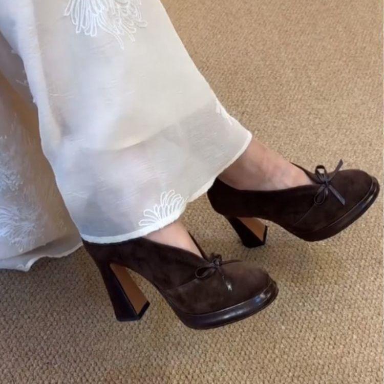 Høye hæler femininitet 2025 nye modeller ikke slitne føtter enkeltsko kvinners design nisje temperament