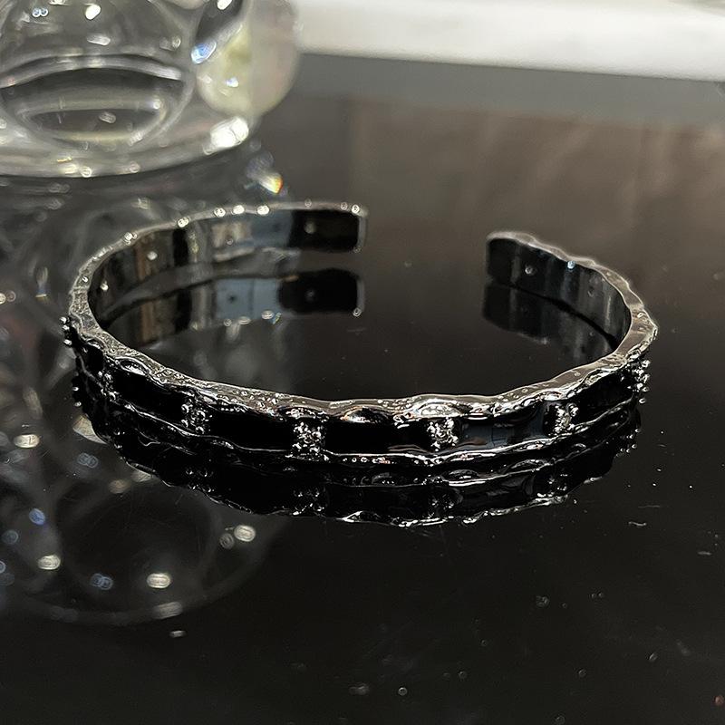 Эмалированный змеиный браслет с цирконами, открытый, неправильной формы, для пары, плиссированный металл, французский, персонализированный, с масляной росписью