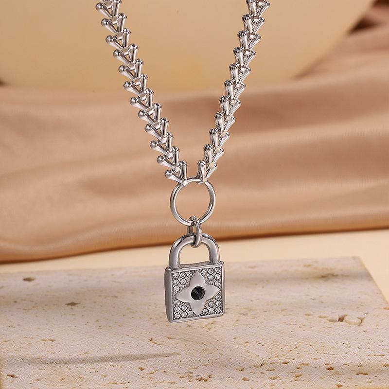 

Women s Titanium Steel Four-Leaf Clover Necklace - European/American Fashion, Diamond Accents, Fishbone Chain, 18K Gold Plated, High-End Design