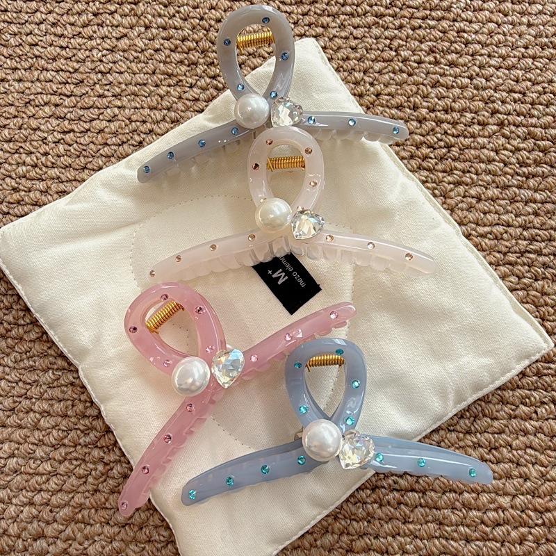 

Korean Crystal Heart Pearl Cross Hairpin for Women, Minimalist and Elegant Hair Clip, High Quality