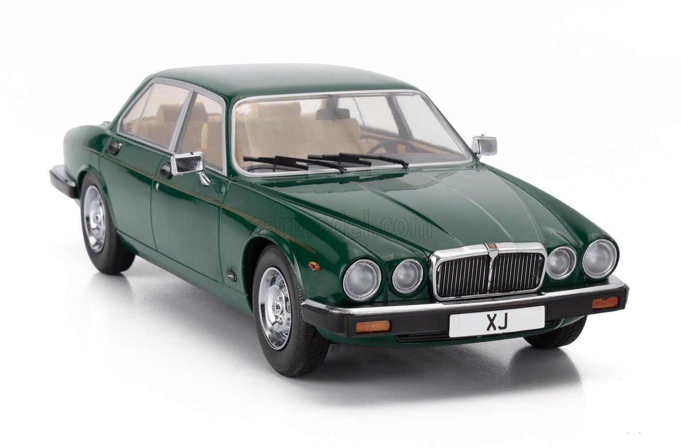 

MCG Jaguar Scale JAGUAR XJ 3 Series 1979 1/18 (Green)