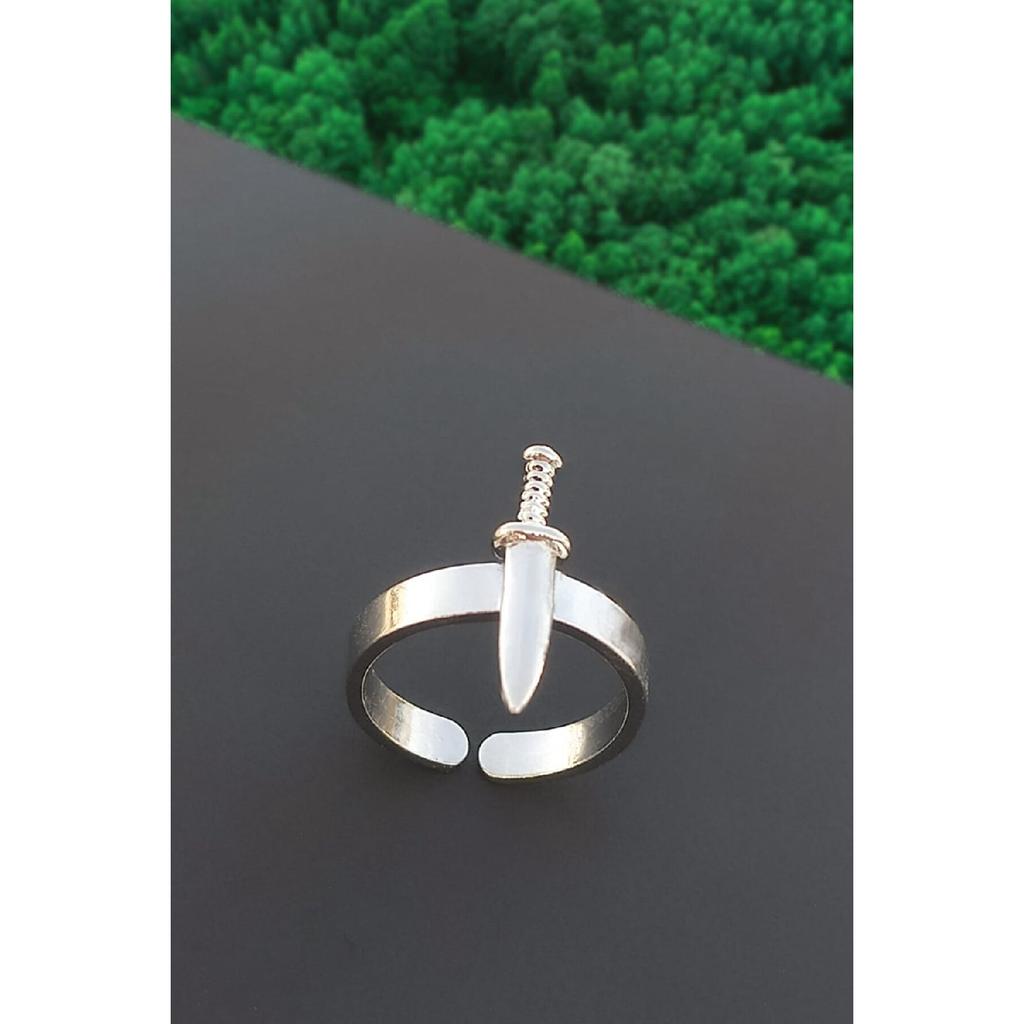 Anello Unisex Regolabile Placcato Argento Con Mini Figura Spada