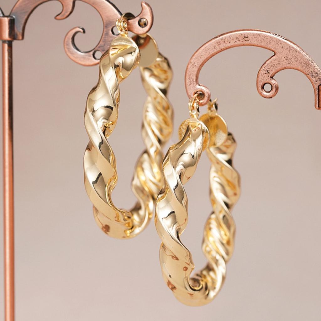 Twisted Texture Hoop Earrings for Women Stylish Gold Tone Round Circle Earrings Fashion Daily Party Jewelry