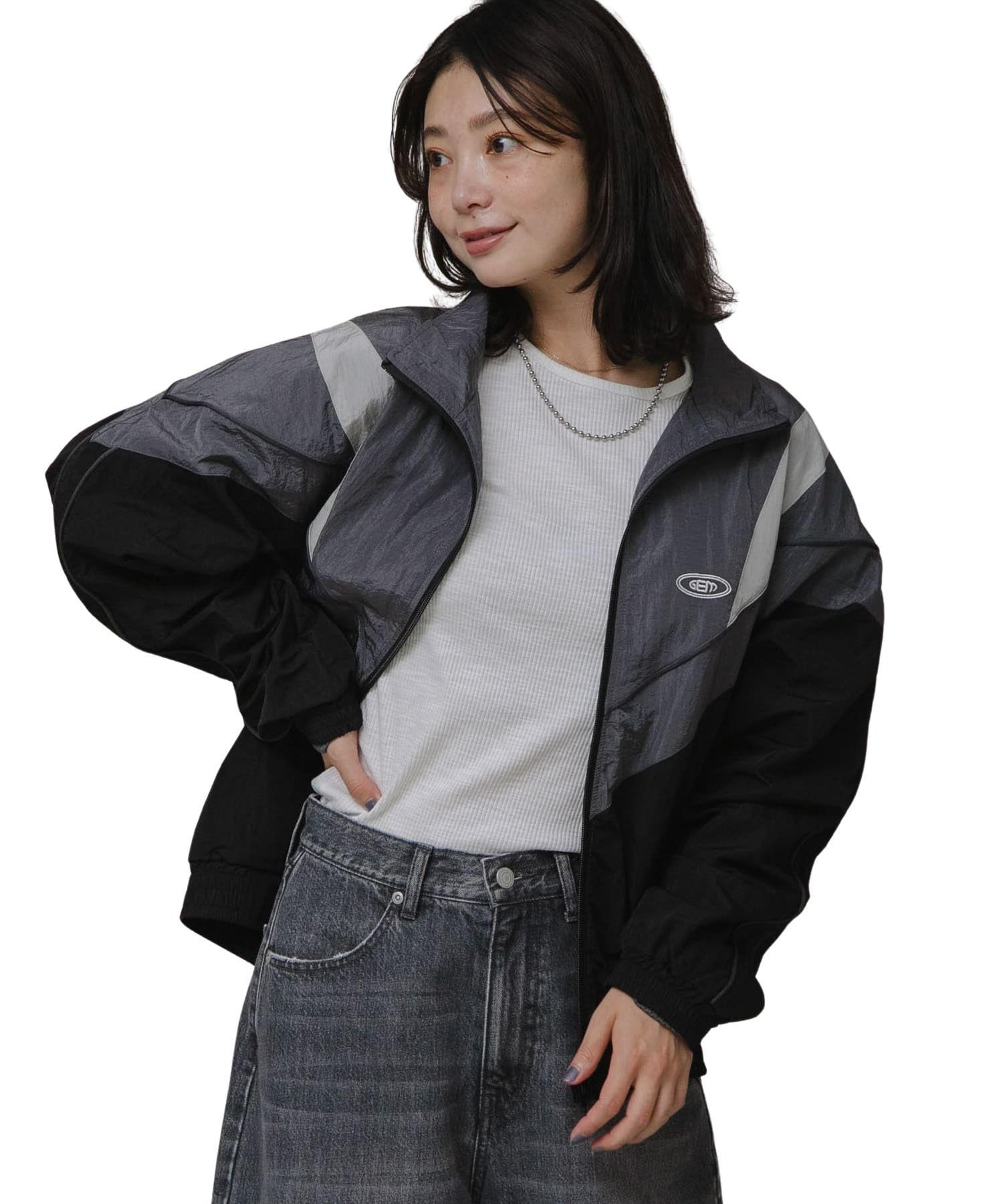 

GEM SPORTSWEAR НЕЙЛОНОВАЯ СПОРТИВНАЯ КУРТКА Черный M [Sunny Label] Куртка/Пальто Унисекс Женская LA46-27C901