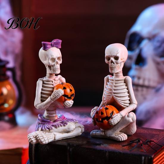 Unique Photography Props 2Pcs/Set Couple Skeleton Statues, with Pumpkin Figurines, Men Embracing Statue Women Ornaments for Halloween Table