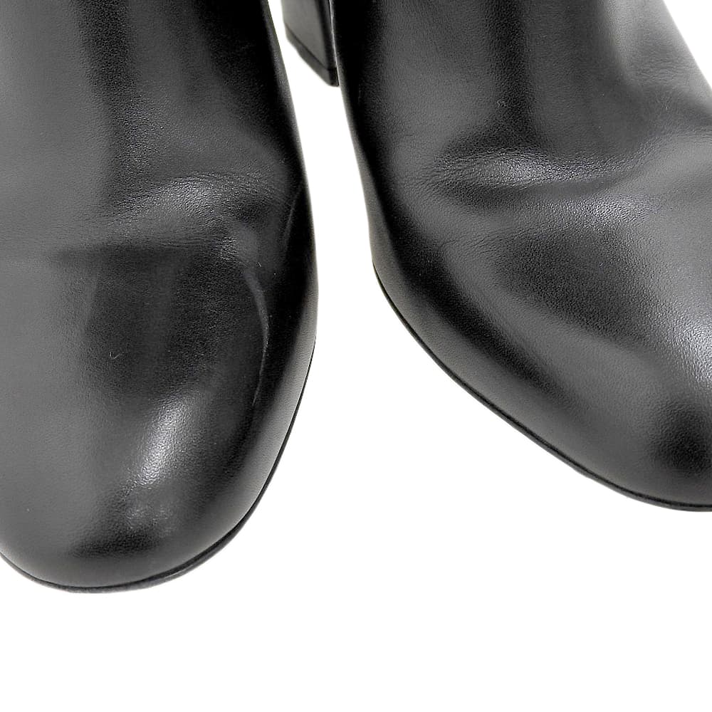 Yves Saint-Laurent Women's Black Leather Long Boots with Front Chain and Chunky Heel, Size 36 shoes 36 blackUsed