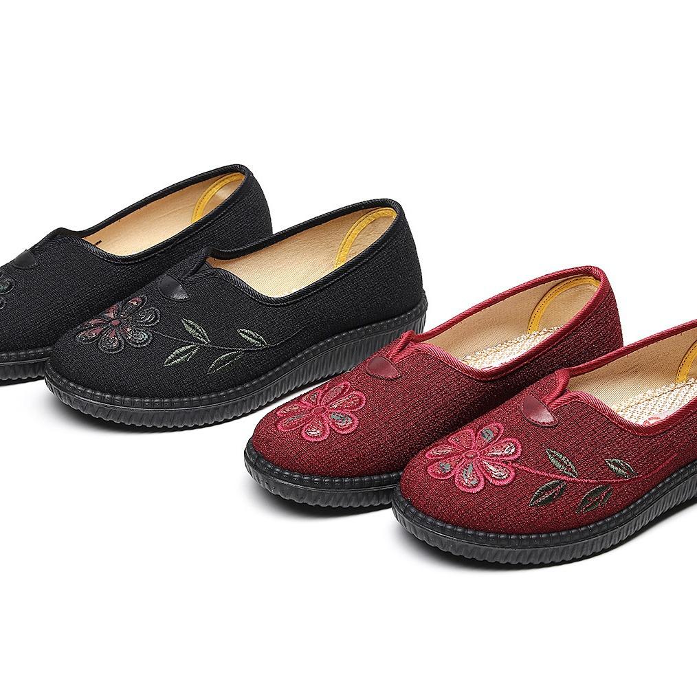 Old Beijing cloth shoes women's soft-soled flat-heeled lazy shoes one-pedal non-slip embroidered single shoes walking shoes