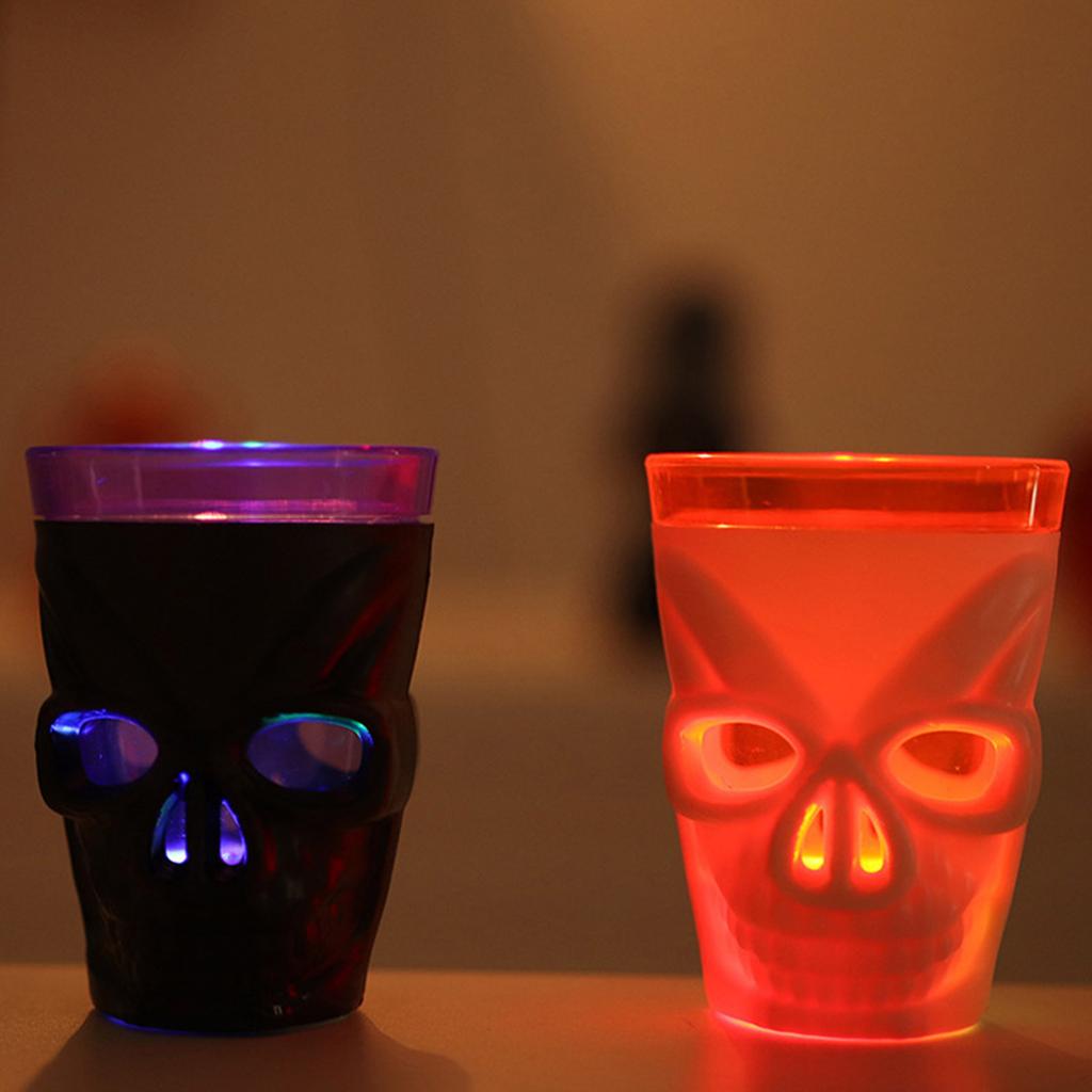 Leuchtender LED Totenkopf Weinkelch Leuchtet im Dunkeln Weinglas für Gruselige Feiern