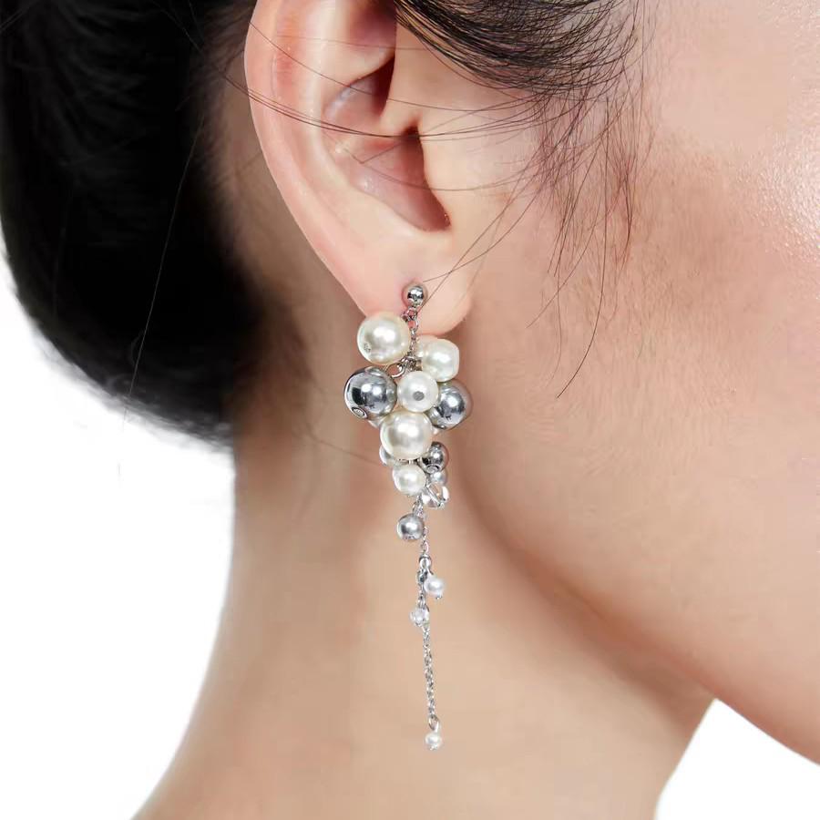 2026 New Style Pearl Tassel Earrings: Elegant, High-End Exaggerated Drops for Young Ladies