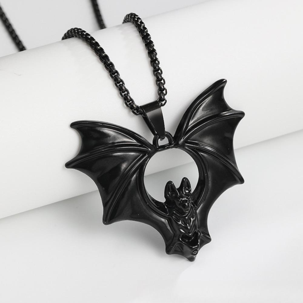 European and American Gothic Halloween Bat Necklace Men's Accessories Retro Personality Vampire Bat Pendant