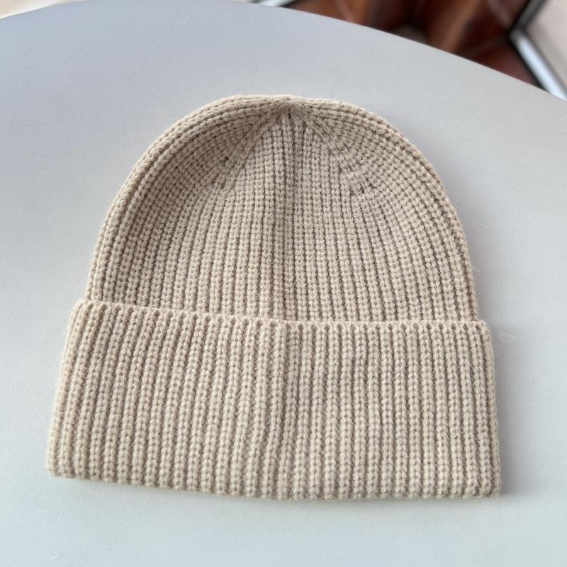 Light board autumn and winter wool hat Korean version warm ear protection cold hat simple pullover hat solid color versatile face small knitted hat