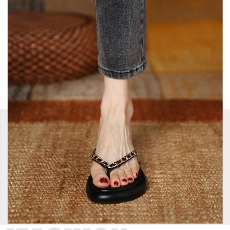 Mode 2024 Kvinna Trend Ny Sommar Guld Guldspänne Dammtofflor Mode Slip on Dam Flipflops Platt Klack Utomhus Casual Sandaler