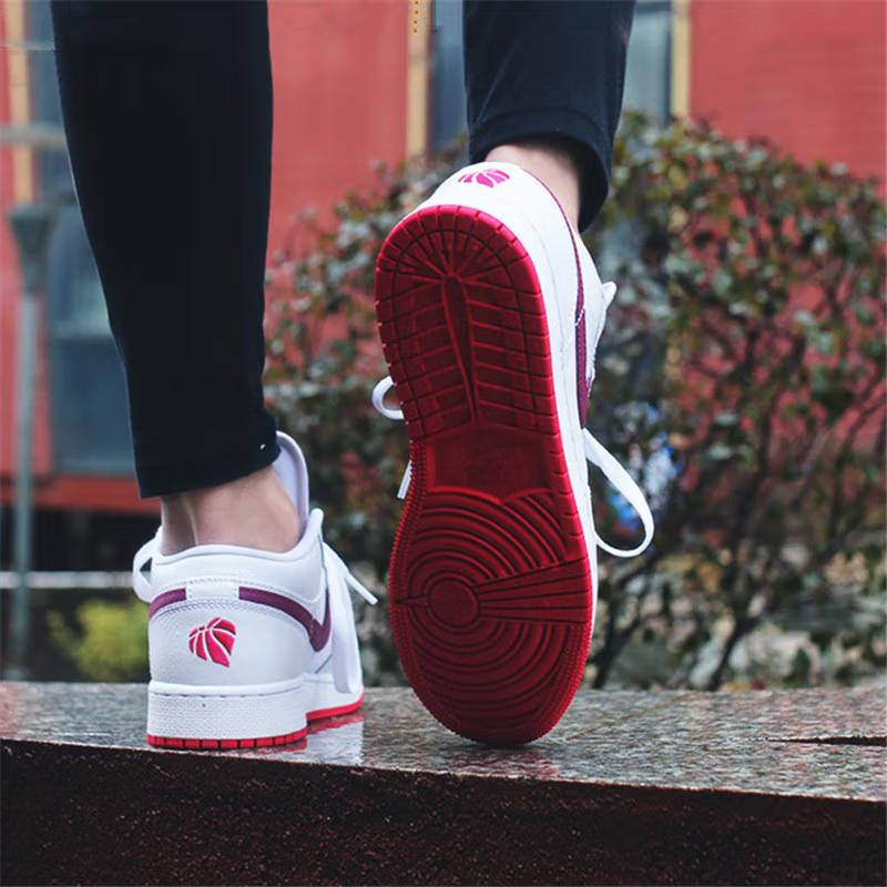 Jordan 1 Low GS White Berry 554723-161