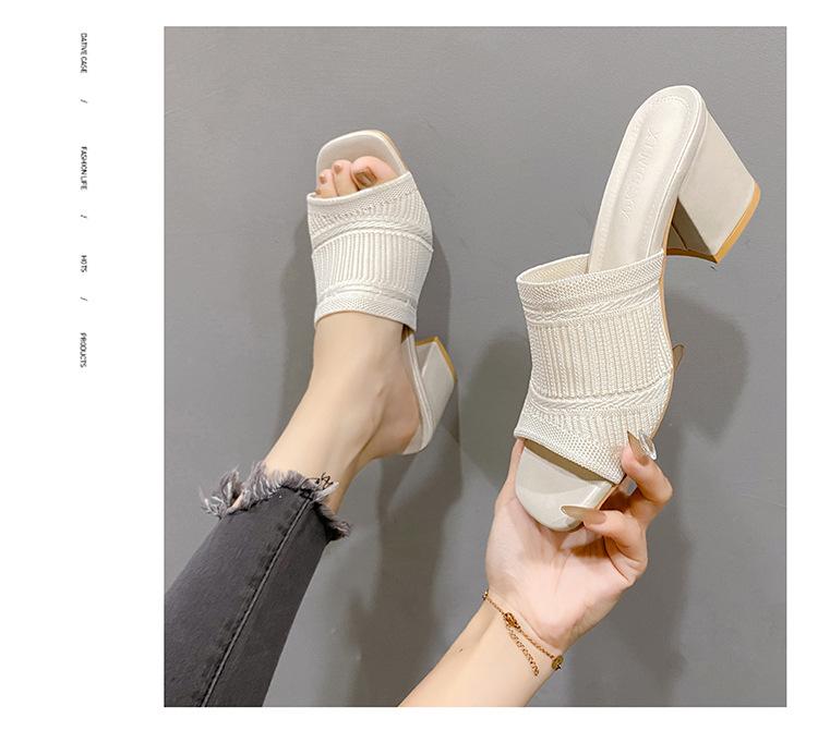 Letní nové velké velikosti fly-woven chladné pantofle na vysokém podpatku pletené prodyšné na silném podpatku módní dámské sandály Pantofle