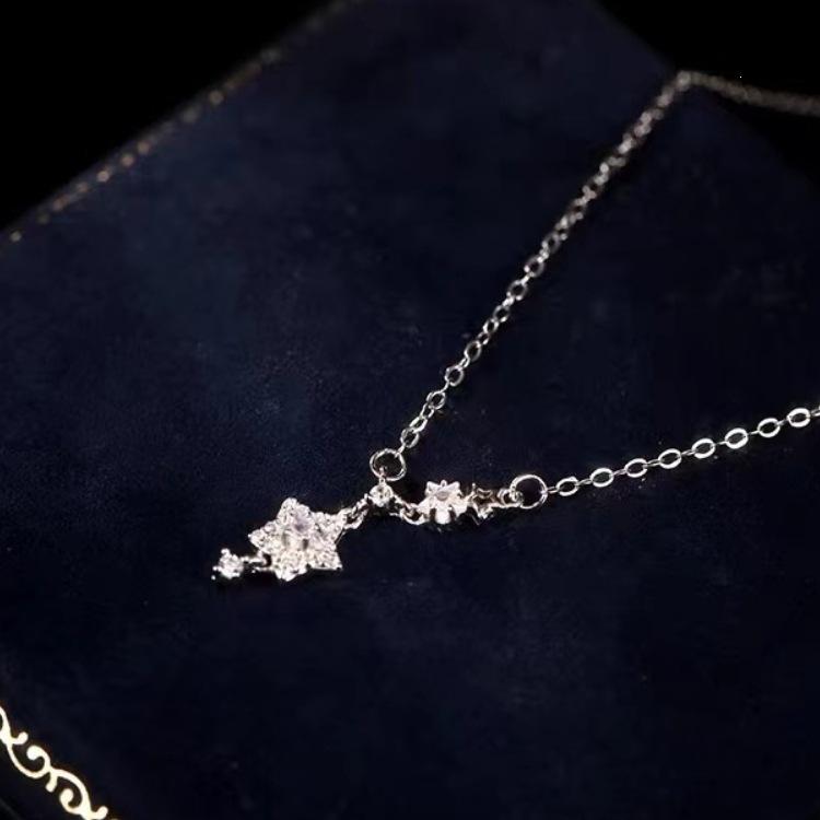 925 Sterling Silver Rhinestone Star Pendant Necklace - Elegant, Personalized Clavicle Chain for Women