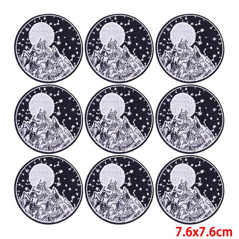 10 Pcs/lot Wholesale Embroidery Patch Iron On Patches For Clothing Patches On Clothes Jackets Decor Applique Sew Supplies