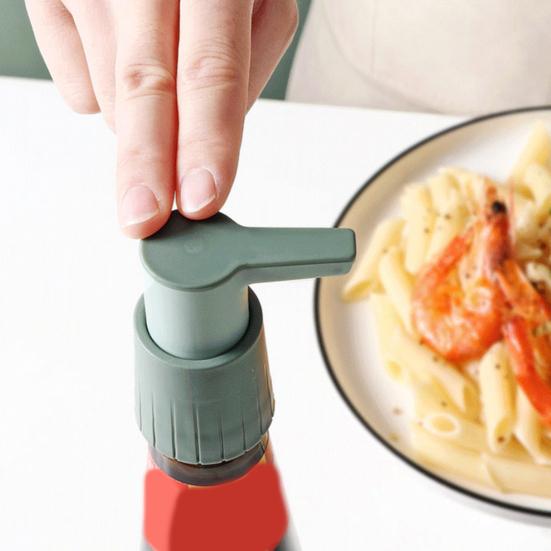 Yousheng Ostrůvková omáčka Stlačovací pumpičková láhev Univerzální dávkovač na olej, chilli, rajčatový a sójovou omáčku Snadno použitelná tryska Distribuce omáčky Kuchyňské náčiní