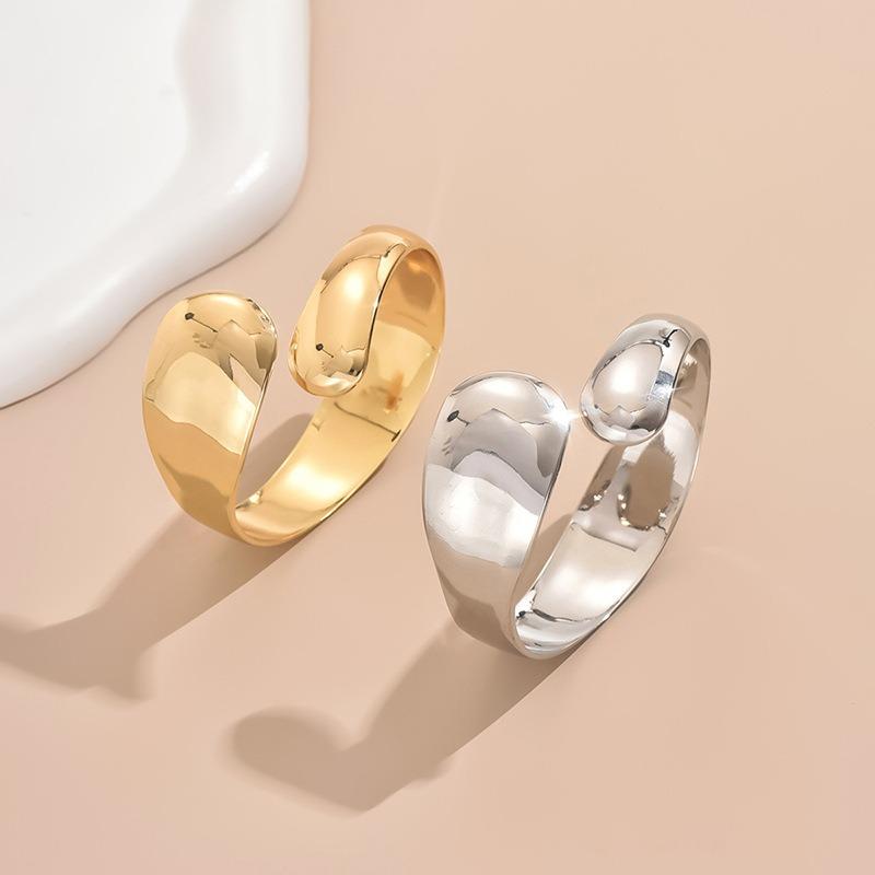 2 PCS Fashion High-grade Irregular Bracelet For Ladies