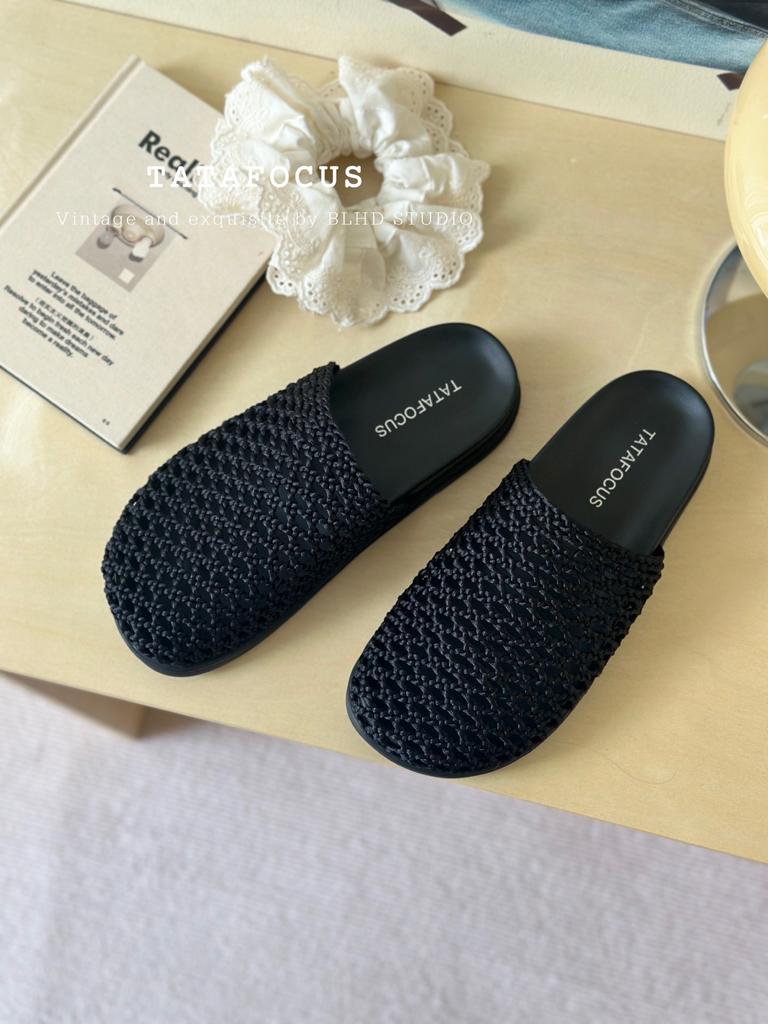 2025 new leather hand-woven retro bag head slippers wear thick bottom hollow one pedal lazy sandals woman