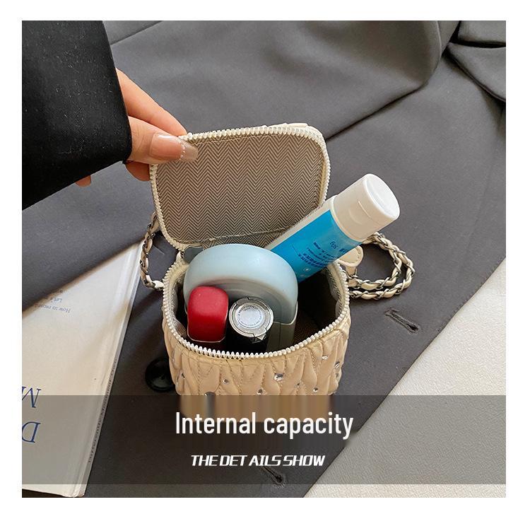 Mini kwadratowa torebka na łańcuszku: Luksusowa czerwona torebka crossbody z haftem i cyrkoniami, wszechstronna dla kobiet i dzieci, styl koreański.