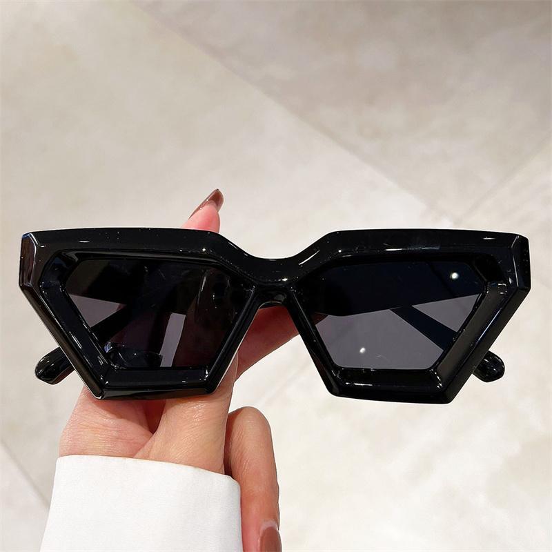Cat Eye Oversized Sunglasses Gradient for Women Fashion Retro Stylish Trend Brand Design Outdoor Party Shades Eyewear