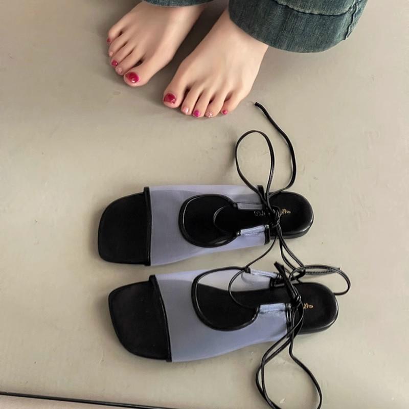 Fashion retro niche 2025 summer new design breathable mesh flat-bottomed sandals women's outer lace-up beach shoes