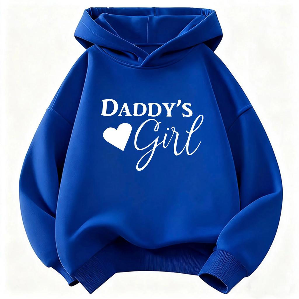 Tato nová, stylová a rozkošná mikina s kapucí pro děti obsahuje nápis „Daddy's Girl“ a vzor srdíček.