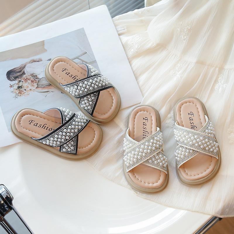 2026New Summer Girls' Indoor and Outdoor Slippers with Pearl Decorations Beach Cross-strap Sandals for Children