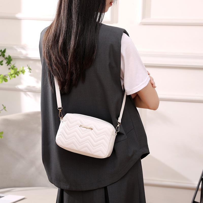 Trend small bag New fashion wave embroidered women's bag Casual small square bag One shoulder messenger bag Mobile phone bag