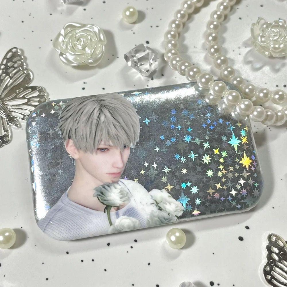 2025 Hra Láska a Hluboký Vesmír Sylus Xavier Rafayel Caleb Samorostlé Odznaky Brož Doplňky Rekvizity Batoh Dekorace na Stůl Dárek pro Fanoušky