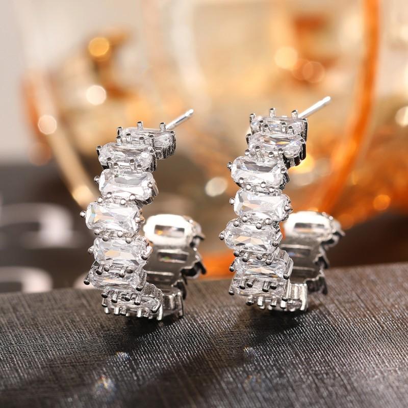 Huitan Oval Cubic Zirconia Hoop Earrings for Women New  Modern Design Lady's Fashion Earrings  Color Statement Jewelry