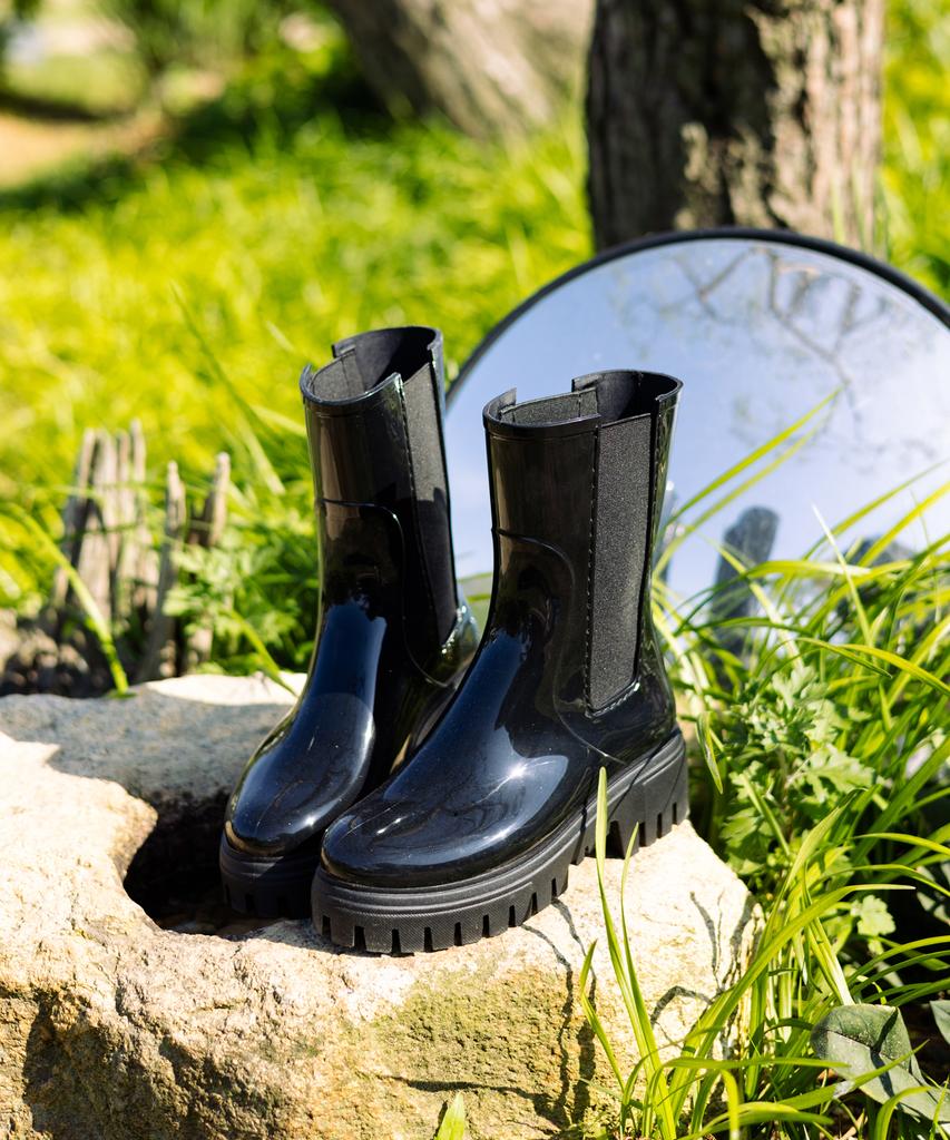 Cesti High-Top Chelsea Rain Boots (Black)